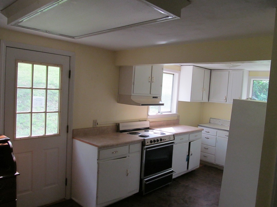 72 Clemons Road Roanoke, VA 24019 - Photo 3 of 15