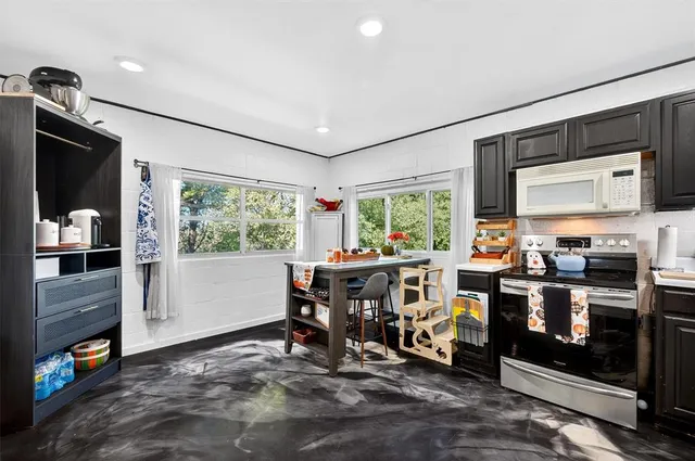 $195,000 | 1031 West Acheson Street, Denison, TX 75020