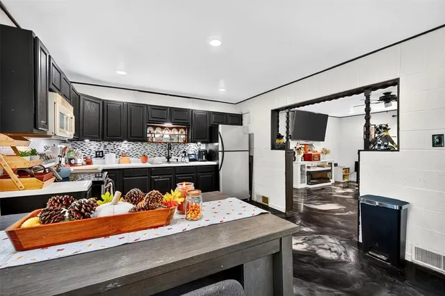 $195,000 | 1031 West Acheson Street, Denison, TX 75020