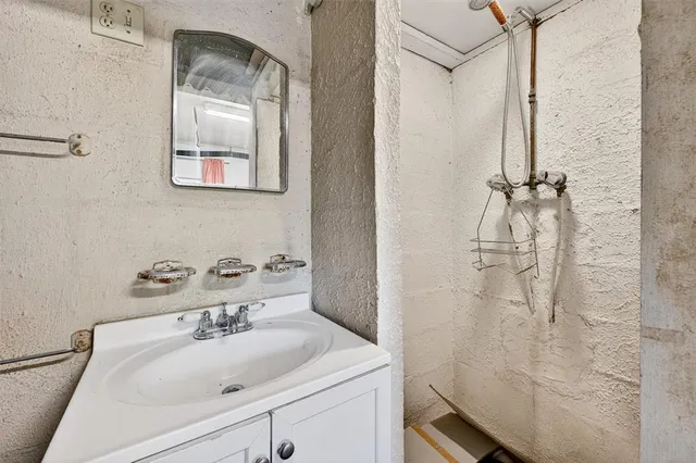 $195,000 | 1031 West Acheson Street, Denison, TX 75020