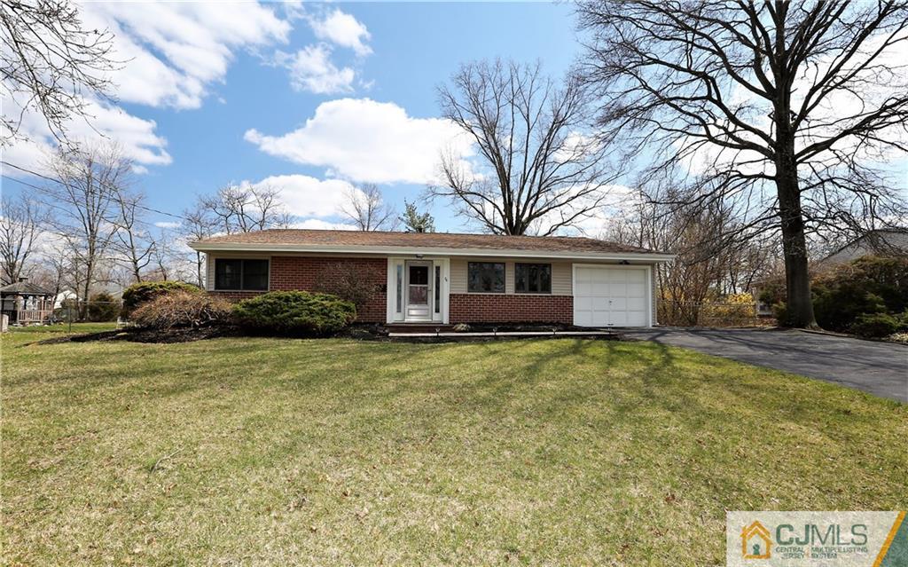 24 Berwick Road Kendall Park, NJ 08824 - Photo 2 of 25 Gallery Image 2