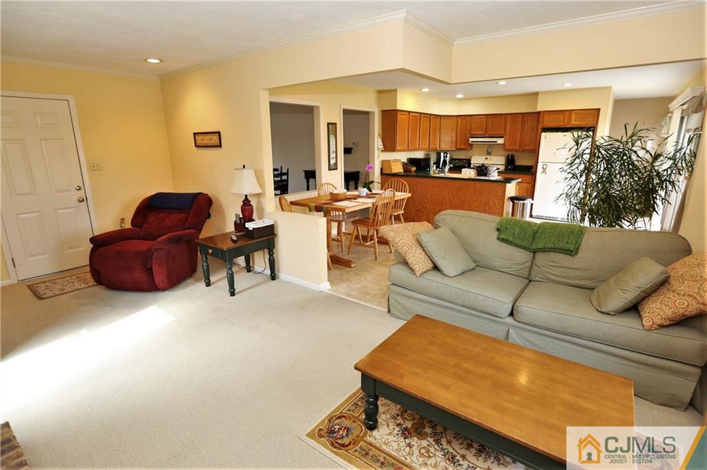 24 Berwick Road Kendall Park, NJ 08824 - Photo 13 of 25 Gallery Image 13