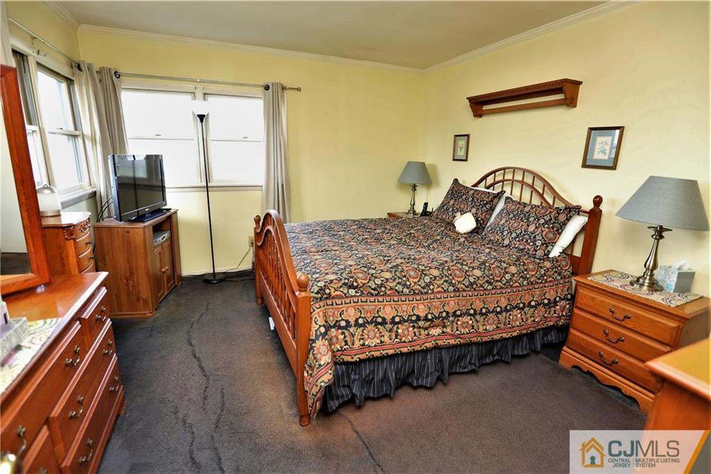 24 Berwick Road Kendall Park, NJ 08824 - Photo 14 of 25 Gallery Image 14