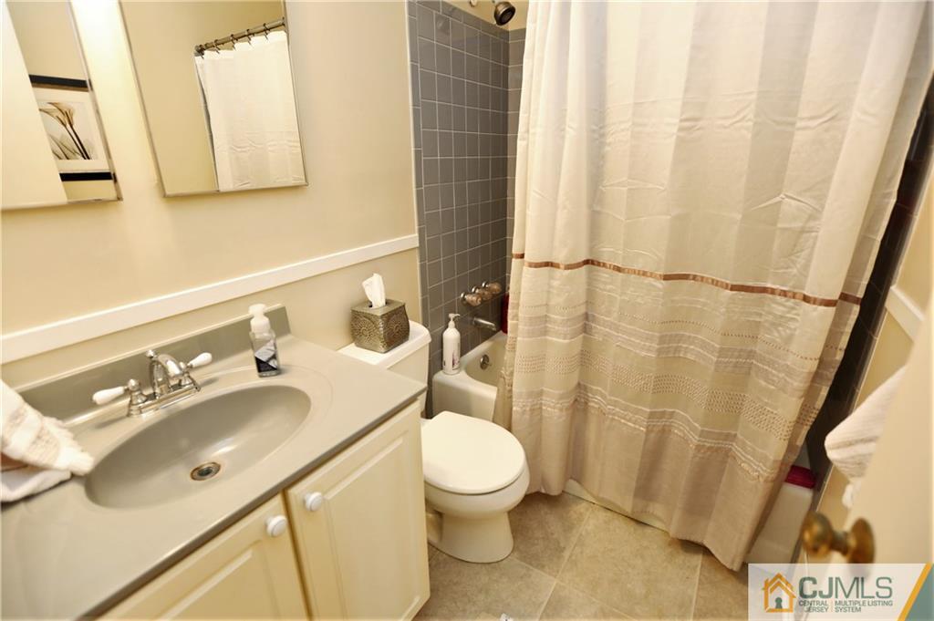 24 Berwick Road Kendall Park, NJ 08824 - Photo 20 of 25 Gallery Image 20