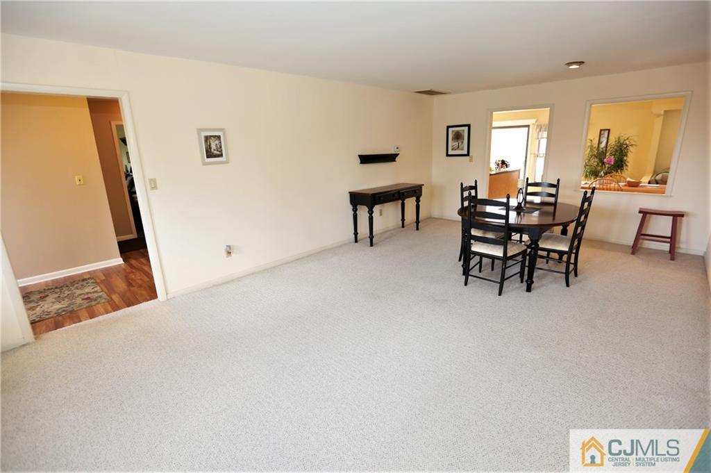 24 Berwick Road Kendall Park, NJ 08824 - Photo 3 of 25 Gallery Image 3