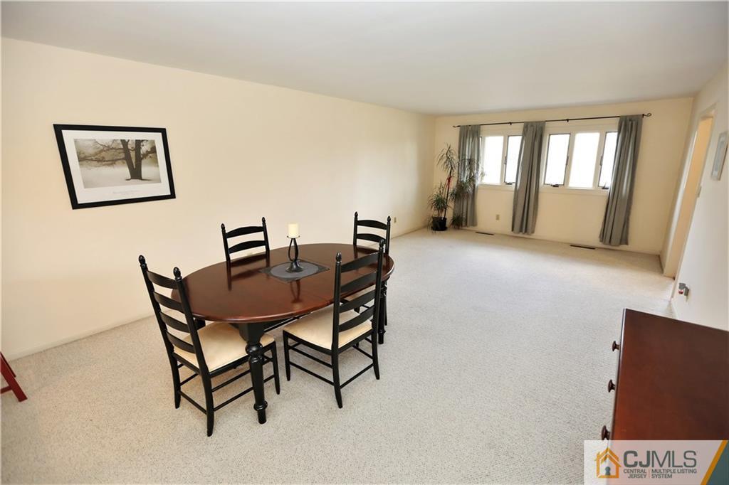 24 Berwick Road Kendall Park, NJ 08824 - Photo 5 of 25 Gallery Image 5