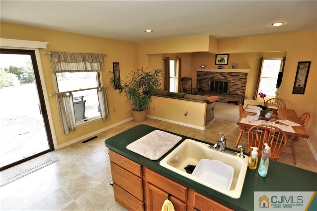 24 Berwick Road Kendall Park, NJ 08824 - Photo 10 of 25 Gallery Image 10