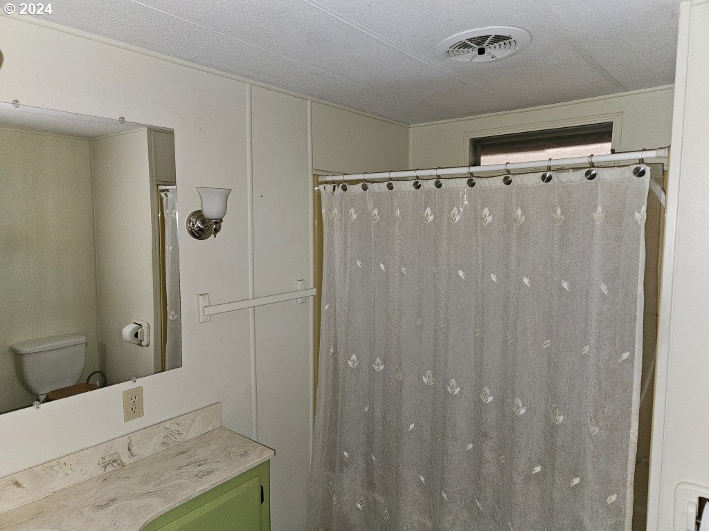 62378 Hurricane Creek Road Joseph, OR 97846 - Photo 28 of 48 Bathroom