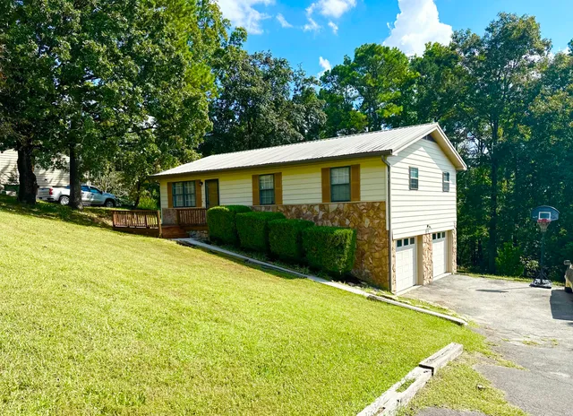 $235,000 | 923 Crest Drive, Chickamauga, GA 30707