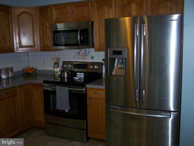 2733 Cove Point Road Lusby, MD 20657 - Photo 19 of 30 Kitchen