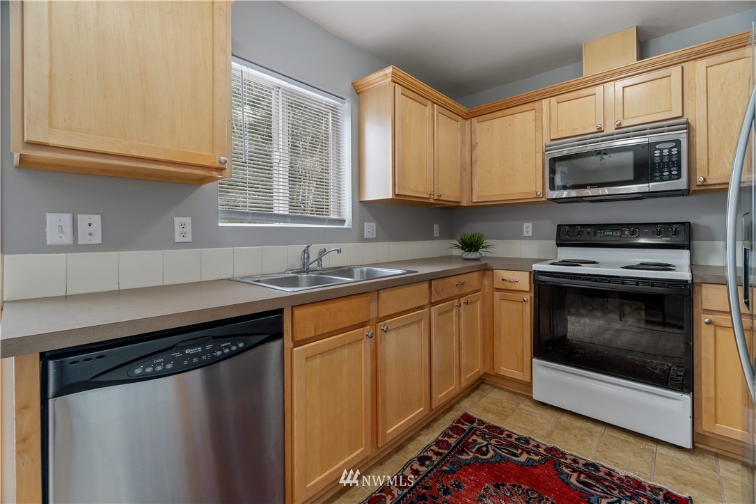 4237 Roxanna Loop Southeast Lacey, WA 98503 - Photo 10 of 29 Gallery Image 10