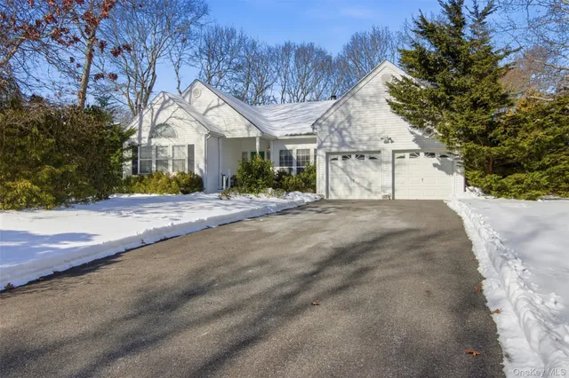 $1,595,000 | 5 Wood Hollow Drive, Westhampton, NY 11977