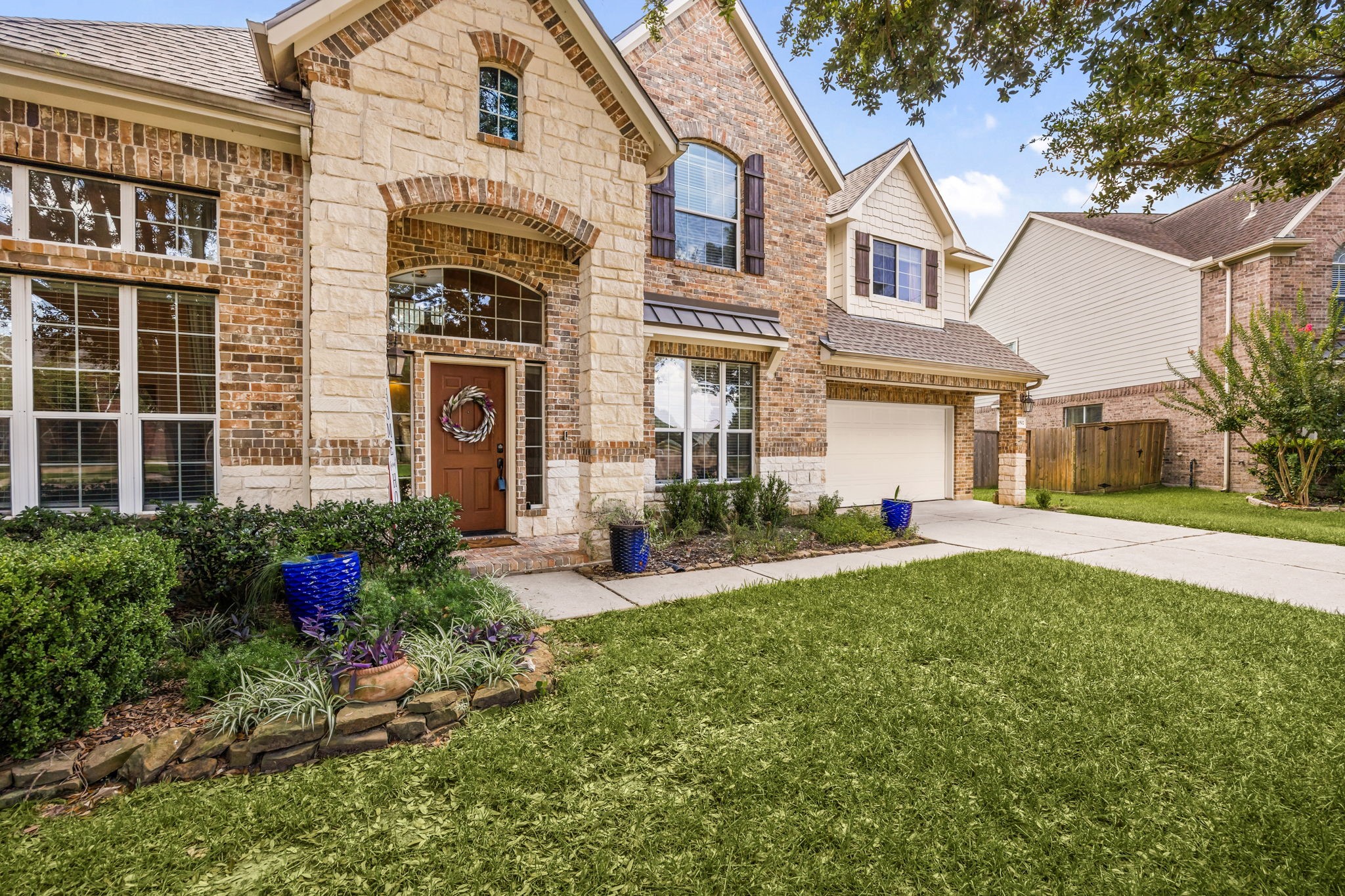 10502 Landsdowne Pointe Drive Spring, TX 77379 - Photo 3 of 46