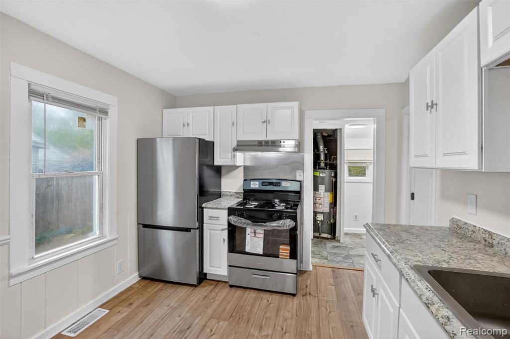 4910 Hughes Road Lansing, MI 48910 - Photo 16 of 27