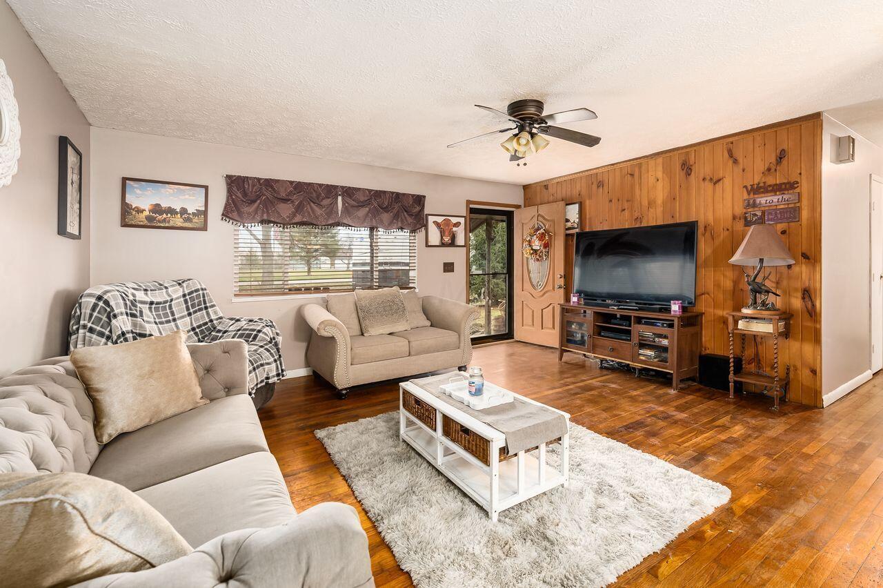 9615 Welch Road Orient, OH 43146 - Photo 6 of 30 W_9615_Welch_Rd-005