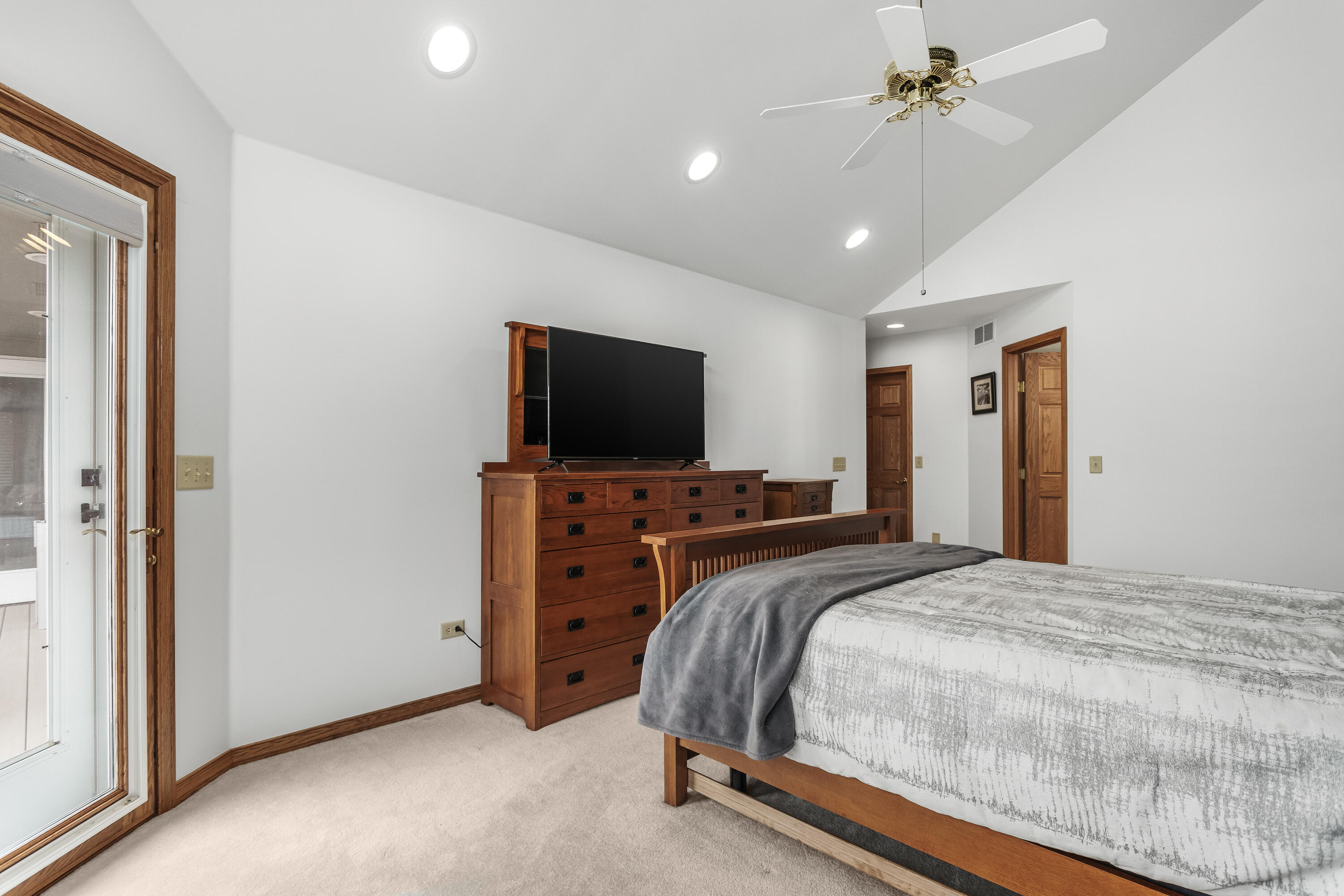 203 Deer Ridge Drive West Bend, WI 53095 - Photo 18 of 54 18