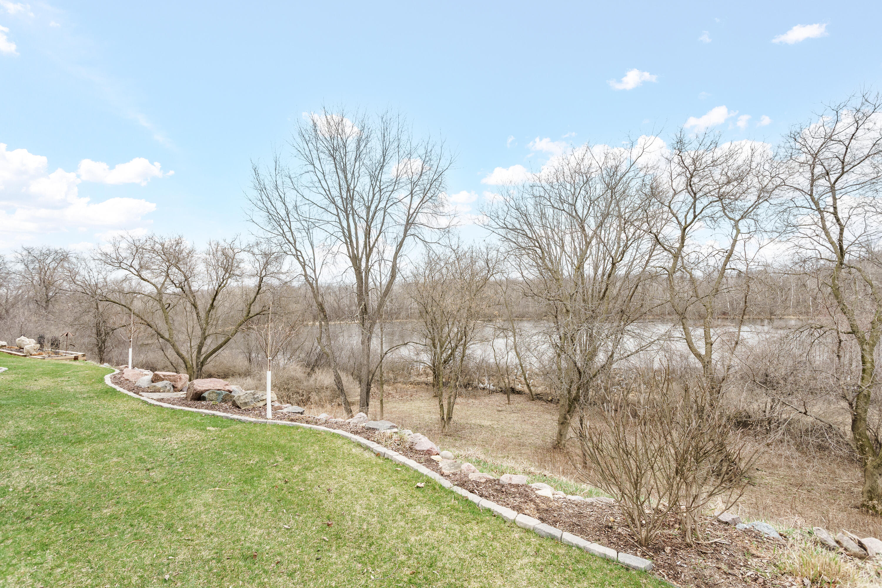 203 Deer Ridge Drive West Bend, WI 53095 - Photo 4 of 54 4