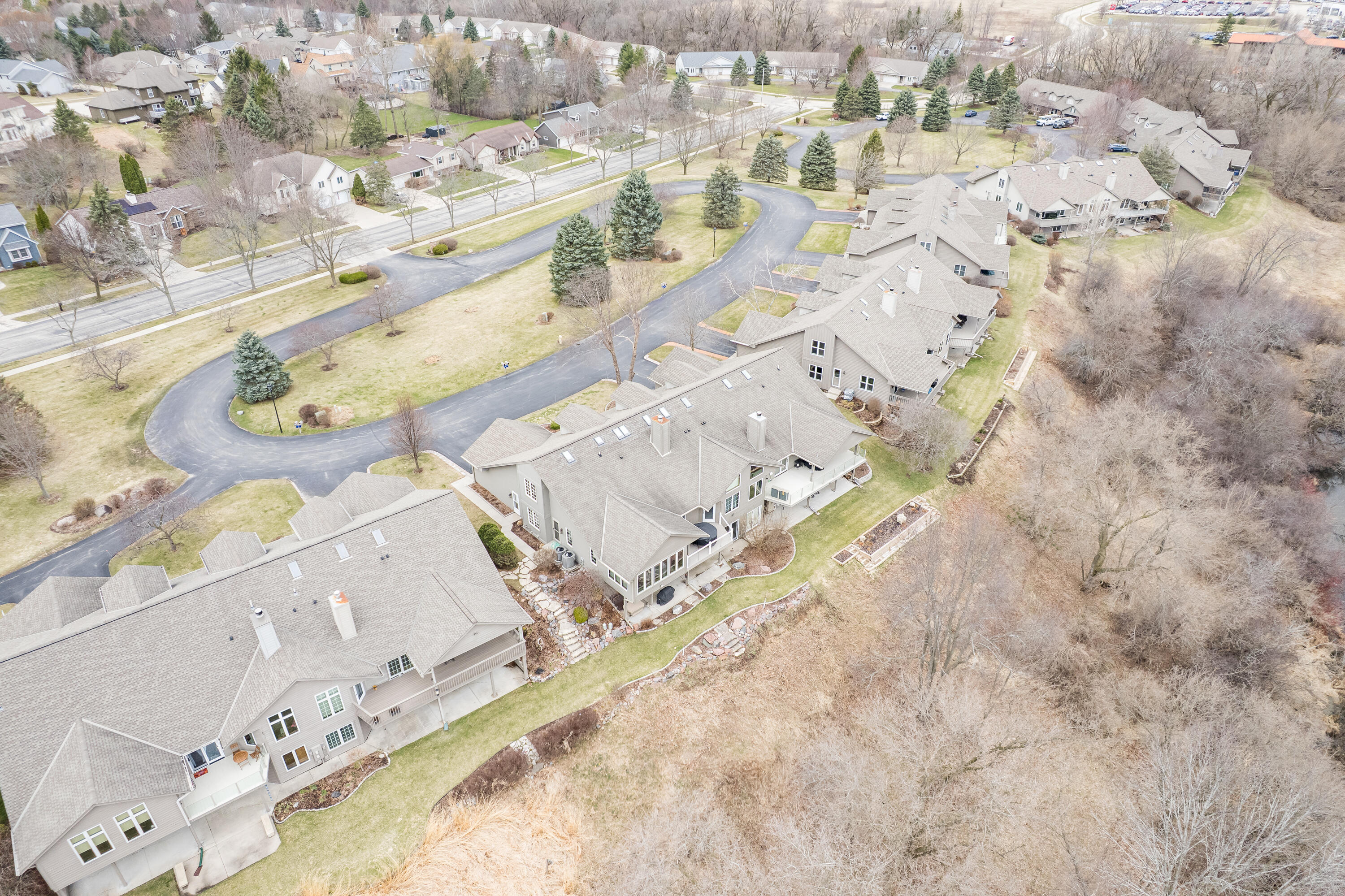 203 Deer Ridge Drive West Bend, WI 53095 - Photo 9 of 54 9