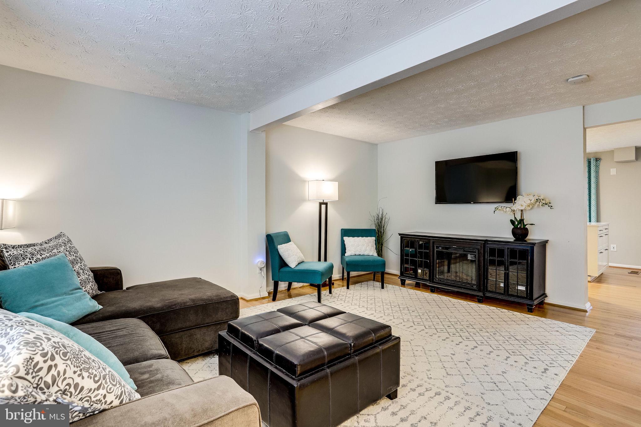 1634 Poplar Grove Drive Reston, VA 20194 - Photo 8 of 41 Gallery Image 8