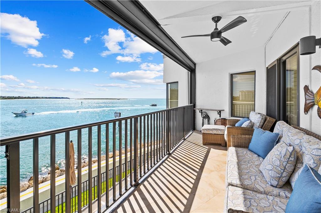 524 La Peninsula Boulevard, Unit 524 Naples, FL 34113 - Photo 41 of 44