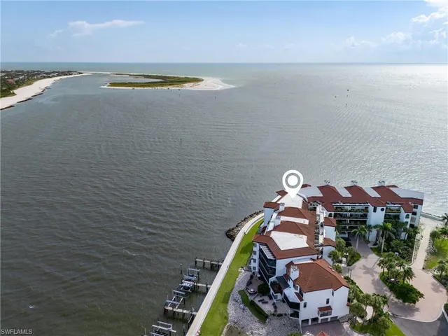 $9,000 | 524 La Peninsula Boulevard, Unit 524, Naples, FL 34113