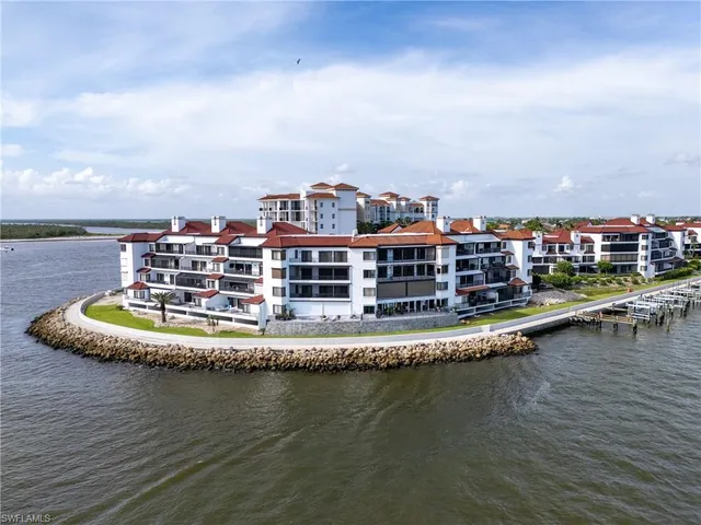 $9,000 | 524 La Peninsula Boulevard, Unit 524, Naples, FL 34113