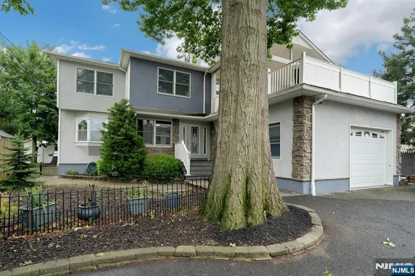 $850,000 | 444 Riverside Avenue, Lyndhurst, NJ 07071