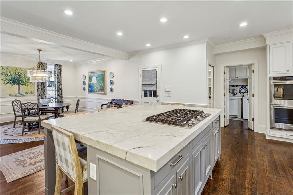 985 Club Commons Circle Northeast Brookhaven, GA 30319 - Photo 14 of 34