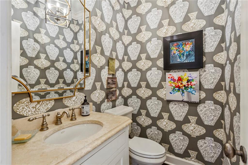 985 Club Commons Circle Northeast Brookhaven, GA 30319 - Photo 17 of 34