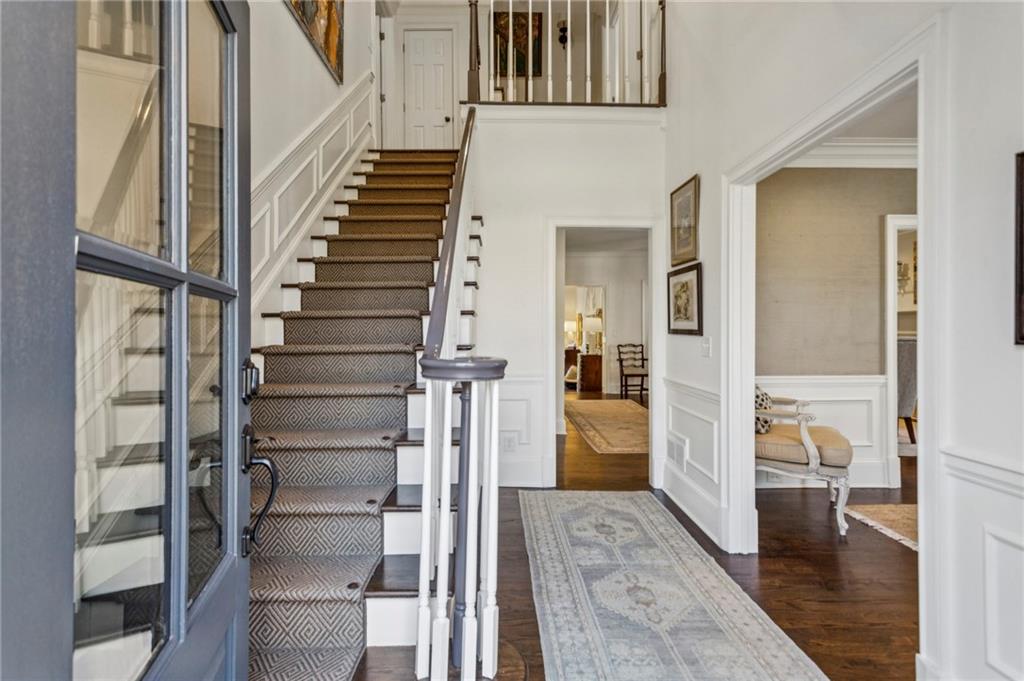 985 Club Commons Circle Northeast Brookhaven, GA 30319 - Photo 3 of 34