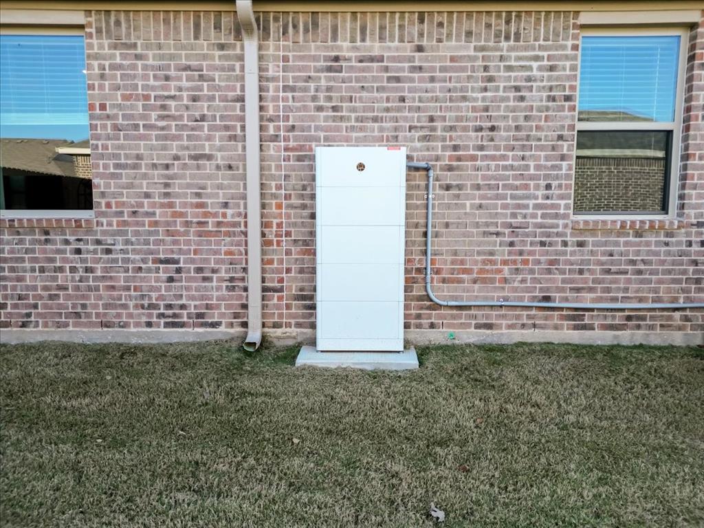 1221 Brazil Street Azle, TX 76020 - Photo 38 of 39 Generator