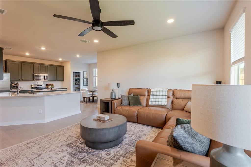 1221 Brazil Street Azle, TX 76020 - Photo 4 of 39