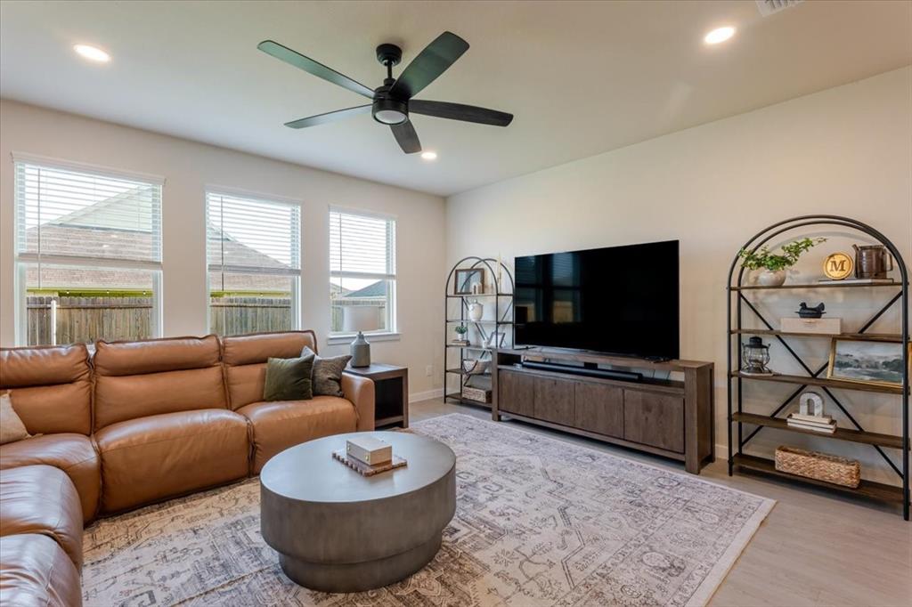1221 Brazil Street Azle, TX 76020 - Photo 5 of 39