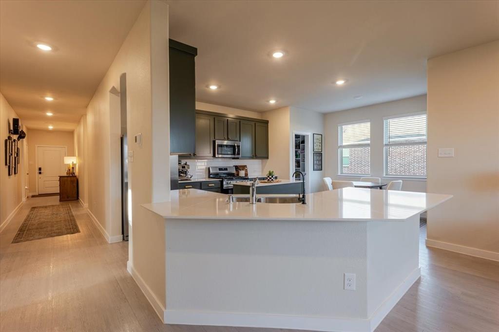 1221 Brazil Street Azle, TX 76020 - Photo 7 of 39