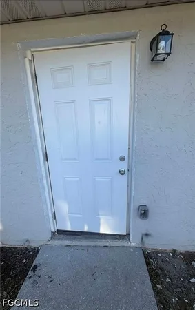 $1,095 | 227 Maria Street, Fort Myers, FL 33916