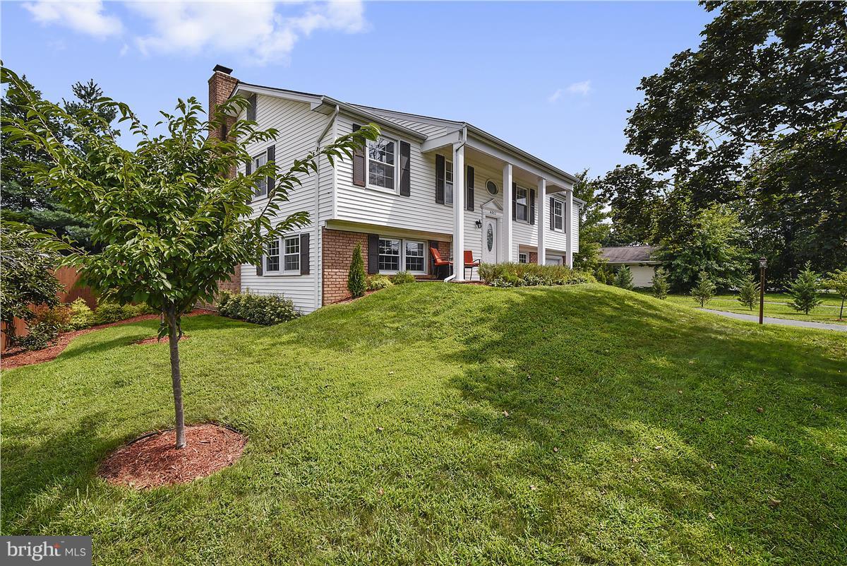 4003 Middle Ridge Drive Fairfax, VA 22033 - Photo 2 of 30 Remodeled Split Level Colonial w/Front Porch