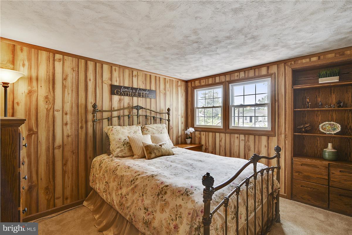 4003 Middle Ridge Drive Fairfax, VA 22033 - Photo 22 of 30 Third Bedroom they call the Cabin! Adorable!