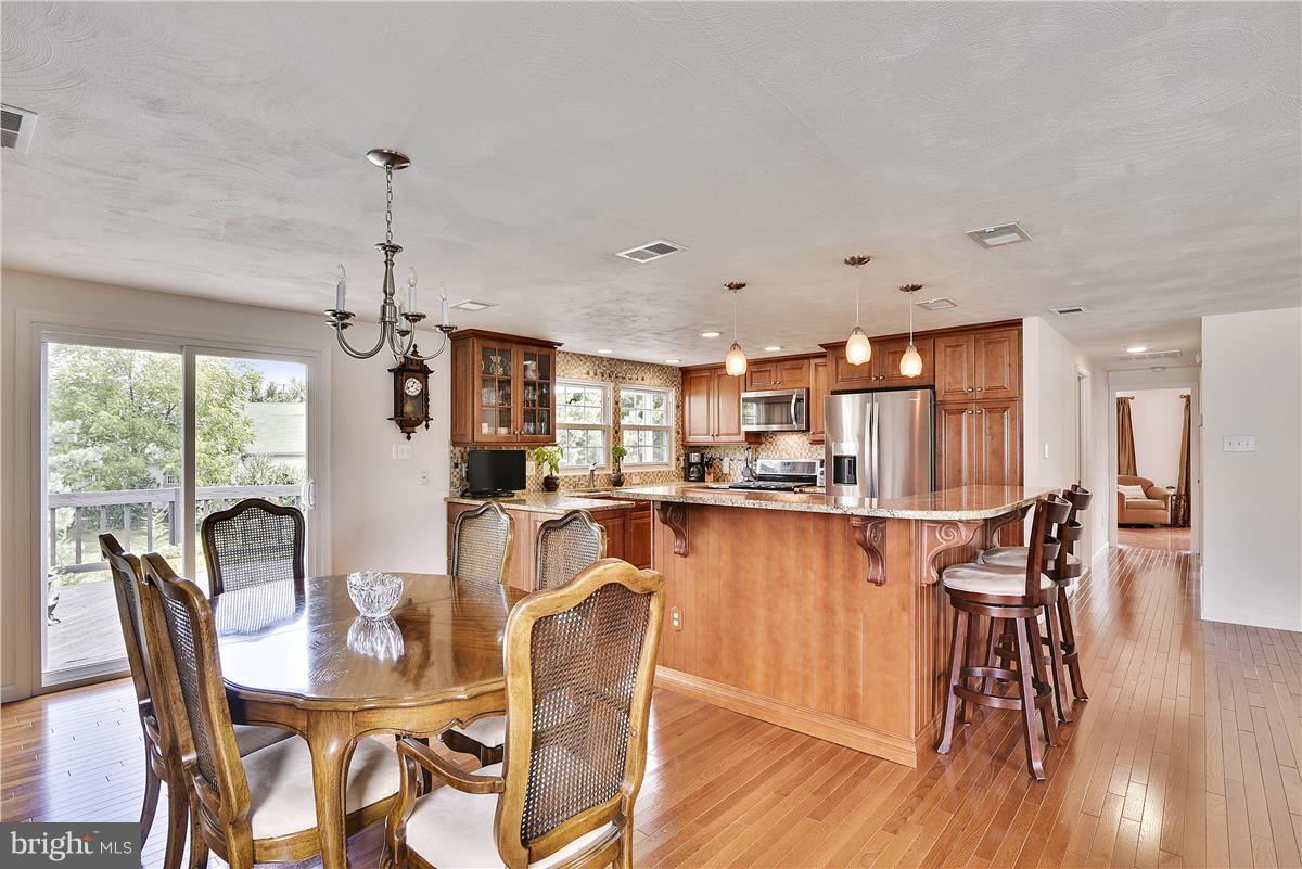 4003 Middle Ridge Drive Fairfax, VA 22033 - Photo 7 of 30 Plenty of room for Everyone at the Holidays!