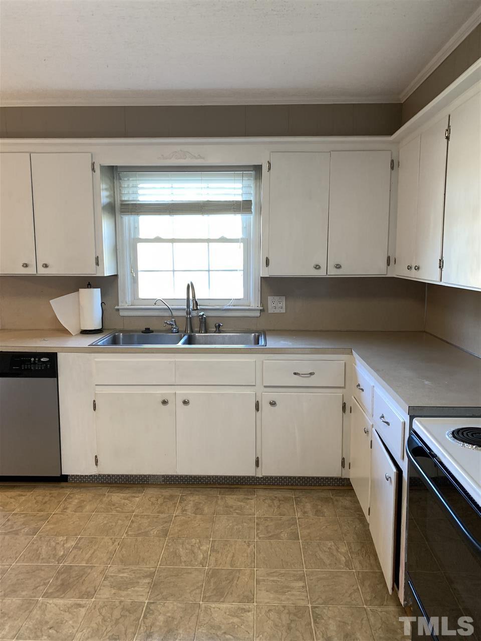 3407 Pine Valley Road High Point, NC 27265 - Photo 3 of 8