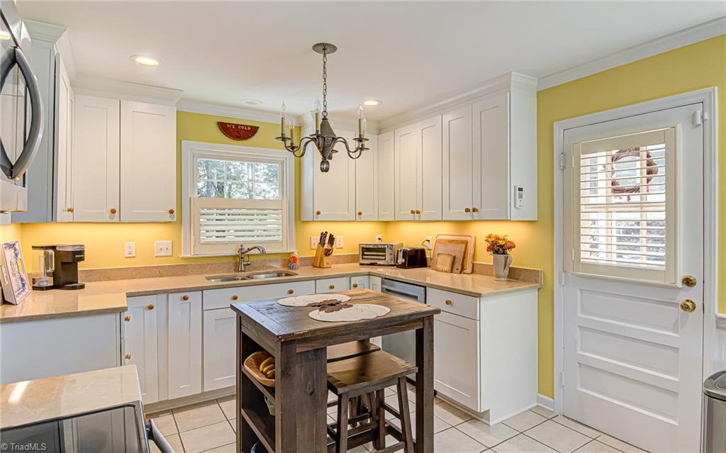 2999 Ormond Drive Winston-Salem, NC 27106 - Photo 9 of 38