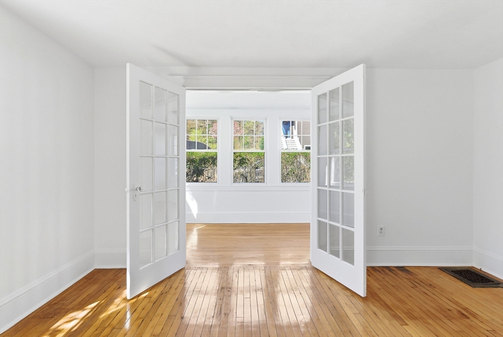 34 Woodland Road Wakefield, MA 01880 - Photo 12 of 30 Gallery Image 12