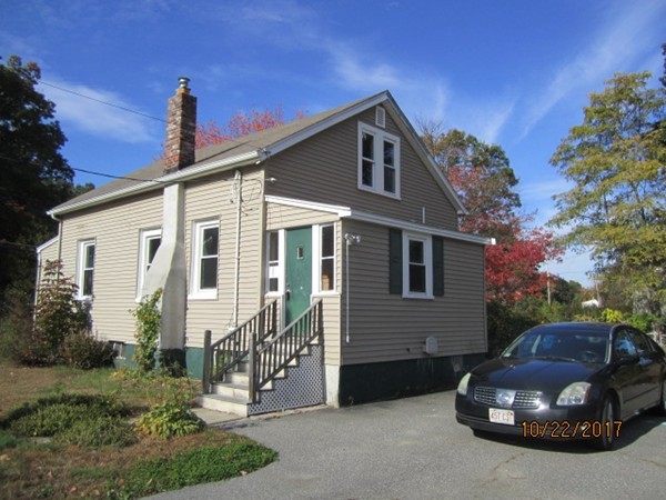 16 Bellflower Road Billerica, MA 01821 - Photo 2 of 10 Gallery Image 2
