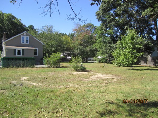 16 Bellflower Road Billerica, MA 01821 - Photo 3 of 10 Gallery Image 3