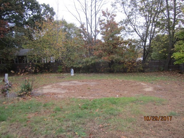 16 Bellflower Road Billerica, MA 01821 - Photo 5 of 10 Gallery Image 5