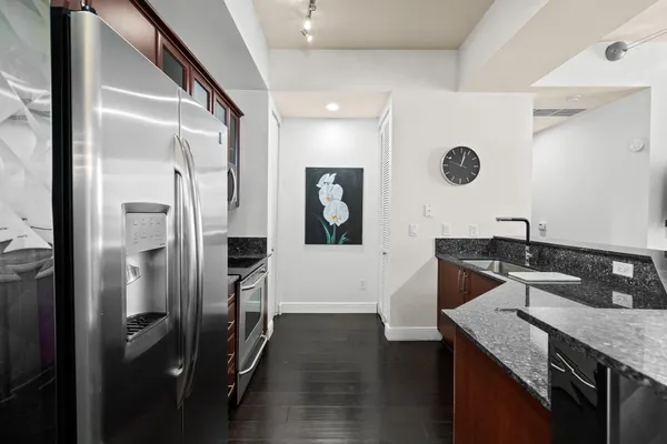 $6,500 | 403 South Sapodilla Avenue, Unit 806, West Palm Beach, FL 33401