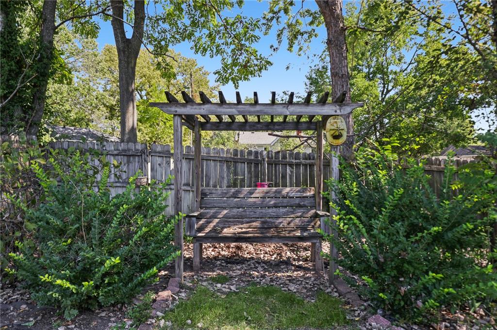 303 Southwest Pryor Road Lee's Summit, MO 64081 - Photo 23 of 23 Gallery Image 23