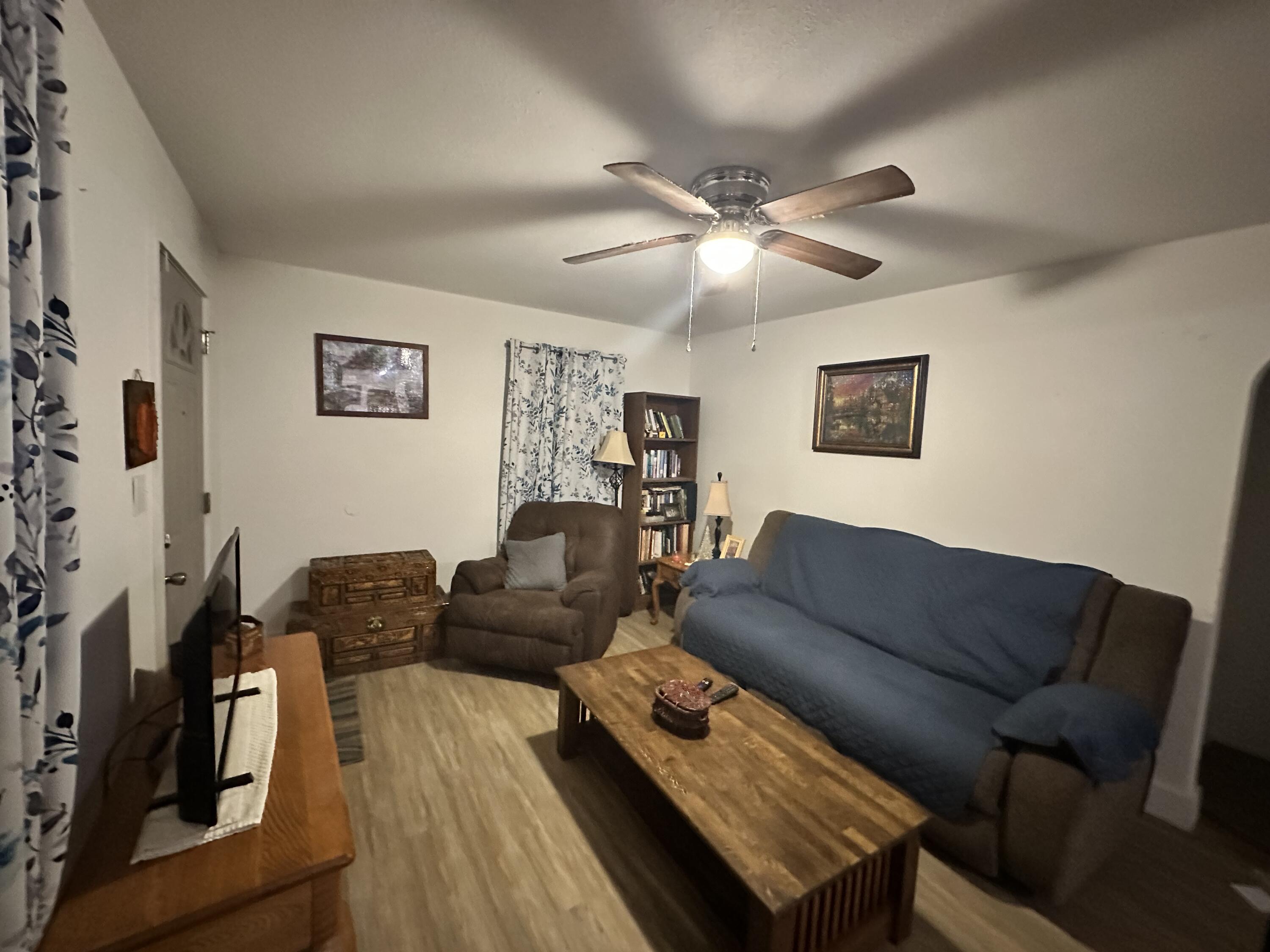 1127 East Pacific Street Springfield, MO 65803 - Photo 4 of 12 Living Room 02