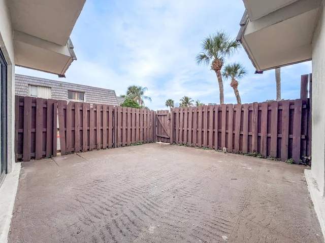 $2,625 | 1827 North Congress Avenue, West Palm Beach, FL 33401