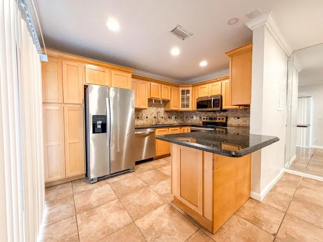 $2,625 | 1827 North Congress Avenue, West Palm Beach, FL 33401