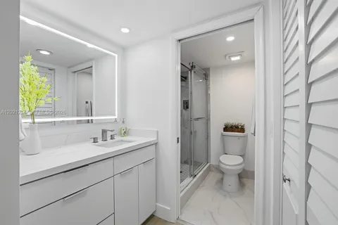 $279,000 | 300 Southwest 130th Terrace, Unit 110B, Pembroke Pines, FL 33027